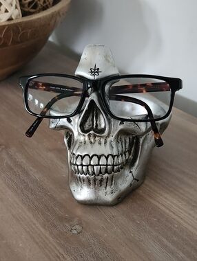 Gothic Silver Skull Eyeglass Holder & Valet Tray - Macabre Home Decor Fashion 💀